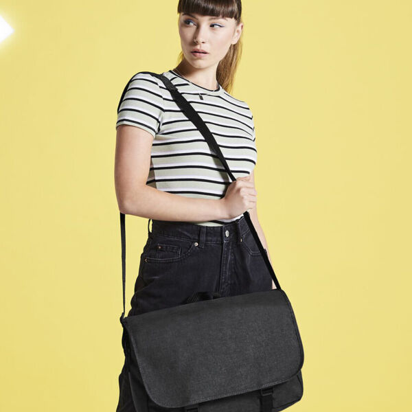 Two-tone digital messenger Thumbnail